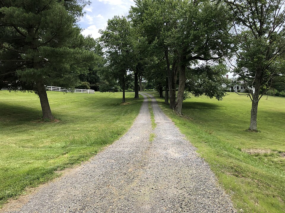 Gravel driveway; illustrative service photo